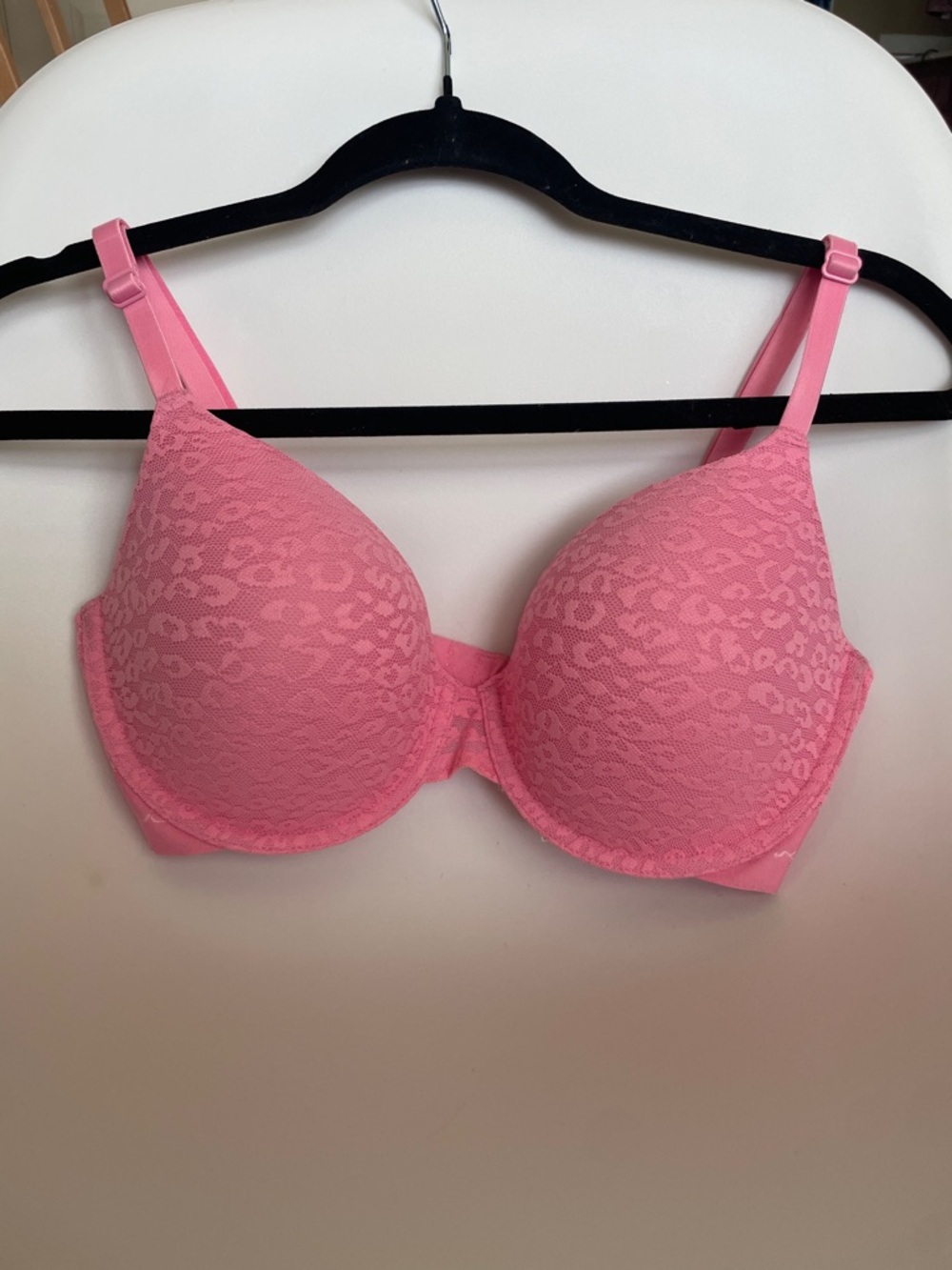 PINK Victoria's Secret Pink Lace-Pattern T-Shirt Bra